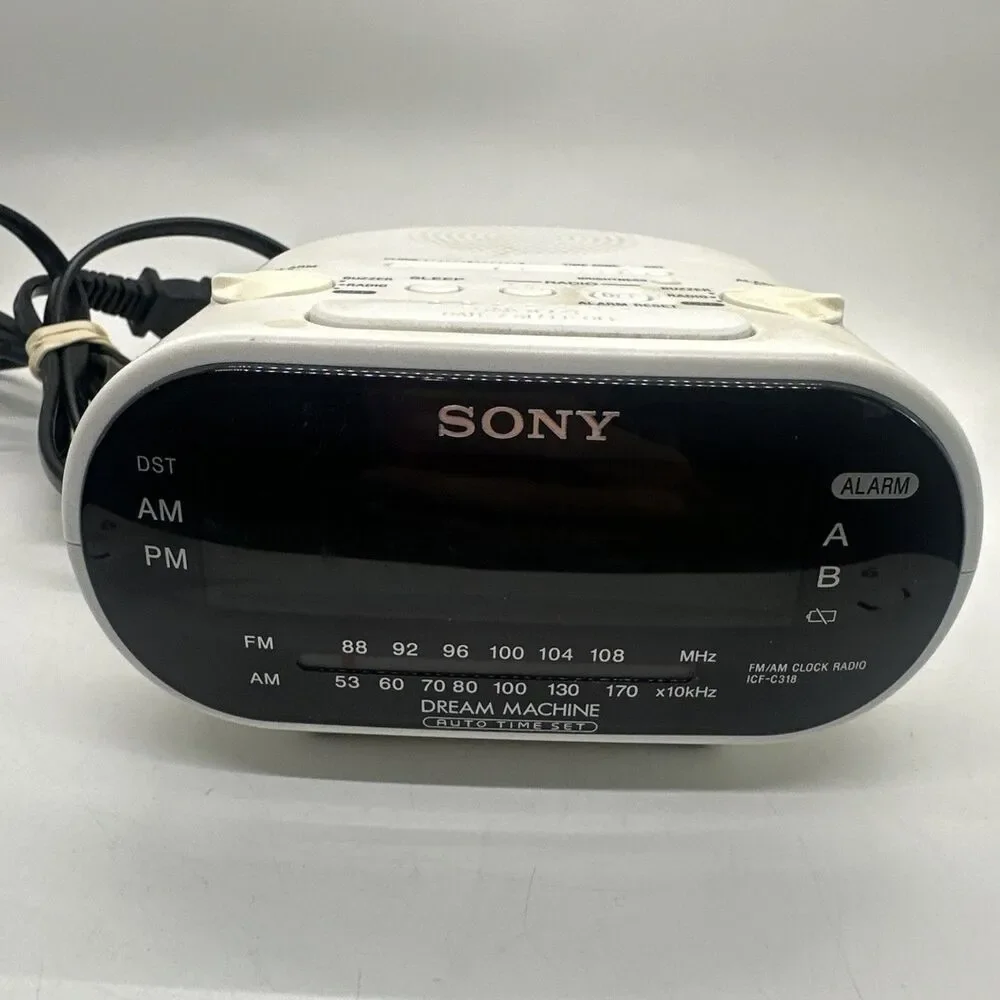 Sony Dream Machine ICF-C318 Auto Setting AM/FM Dual White Clock Radio.